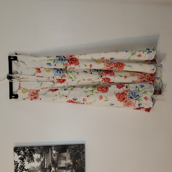 Yumi Kim Lani Dress Size Medium Dainty Floral Flirty Design Midi - Picture 11 of 16